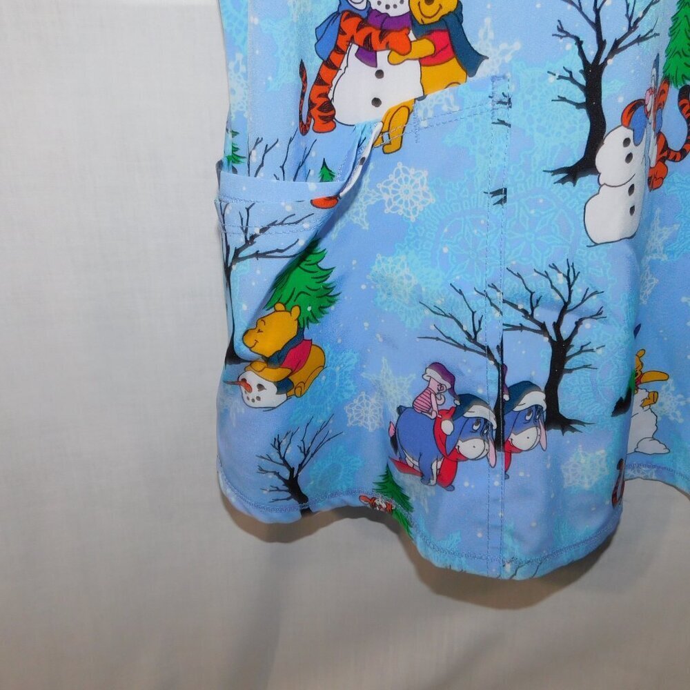 Disney Winnie the Pooh & Friends Winter blue Theme Snowman Scrub Top Womens 2XL - Picture 7 of 10